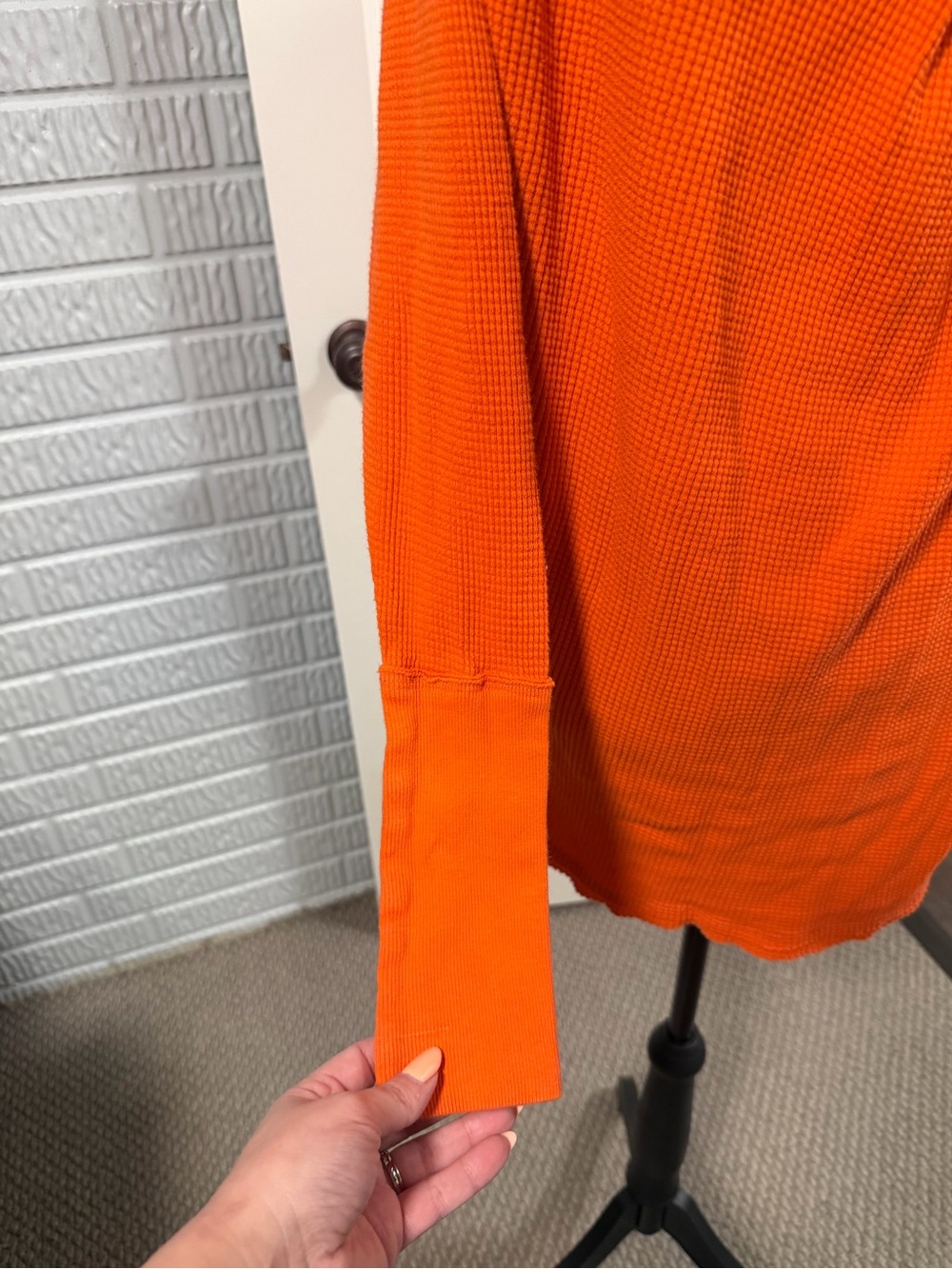Free People We The Free Orange Thermal Top – Size X Small Runs Big - Picture 5 of 7